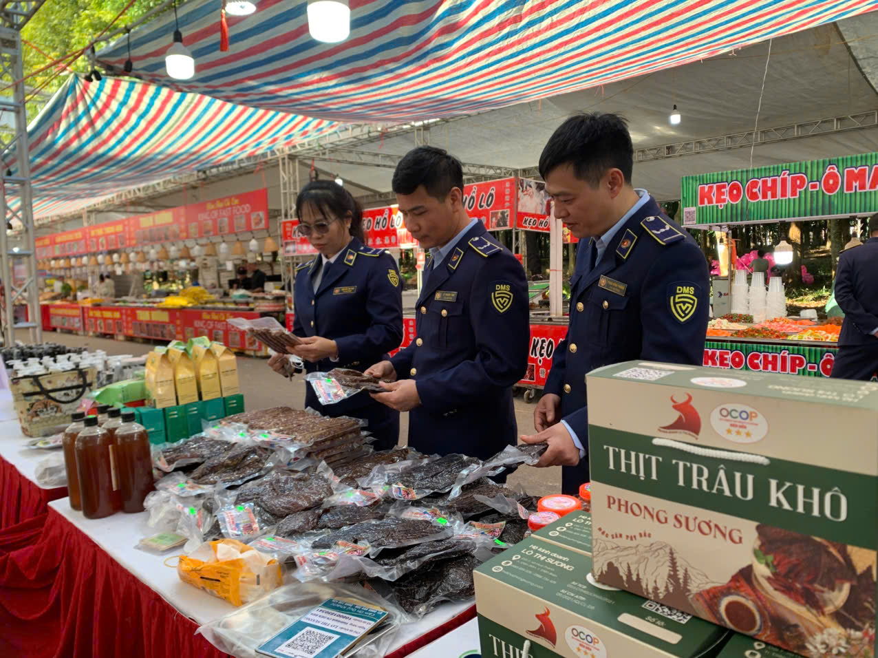 Kiểm tra, giám sát hàng hoá tại Tuần Du lịch - Văn hóa và Giải Marathon Lai Châu lần thứ II năm 2025